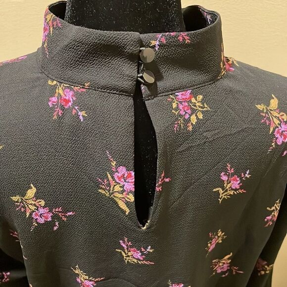 BP Mock Neck Floral Blouse, Size M - Picture 4 of 9